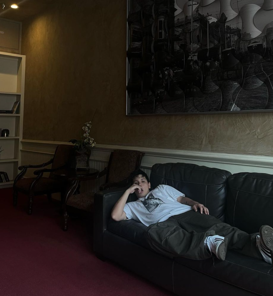 clinton kane couch